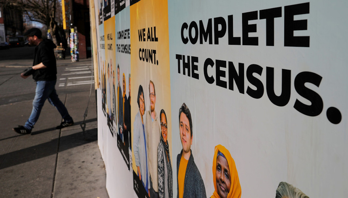 Carteles anunciando el Censo de los Estados Unidos del 2020 en Seattle, Washington, 23 de marzo de 2020. © REUTERS/Brian Snyder