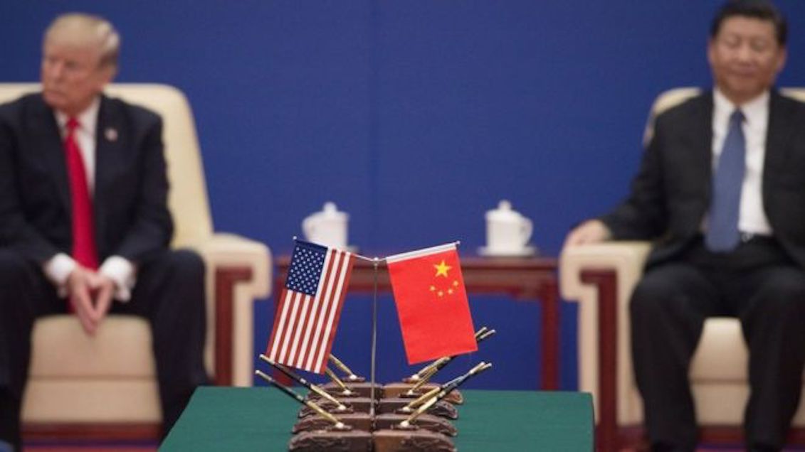 The President of the United States, Donald Trump and the President of China, Xi Jinping, attend a meeting of business leaders AFP / GETTY