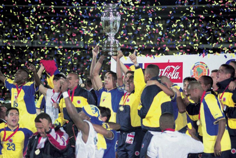 Colombia's 2001 championship-winning national soccer team. Photo Courtesy of athlet.org.