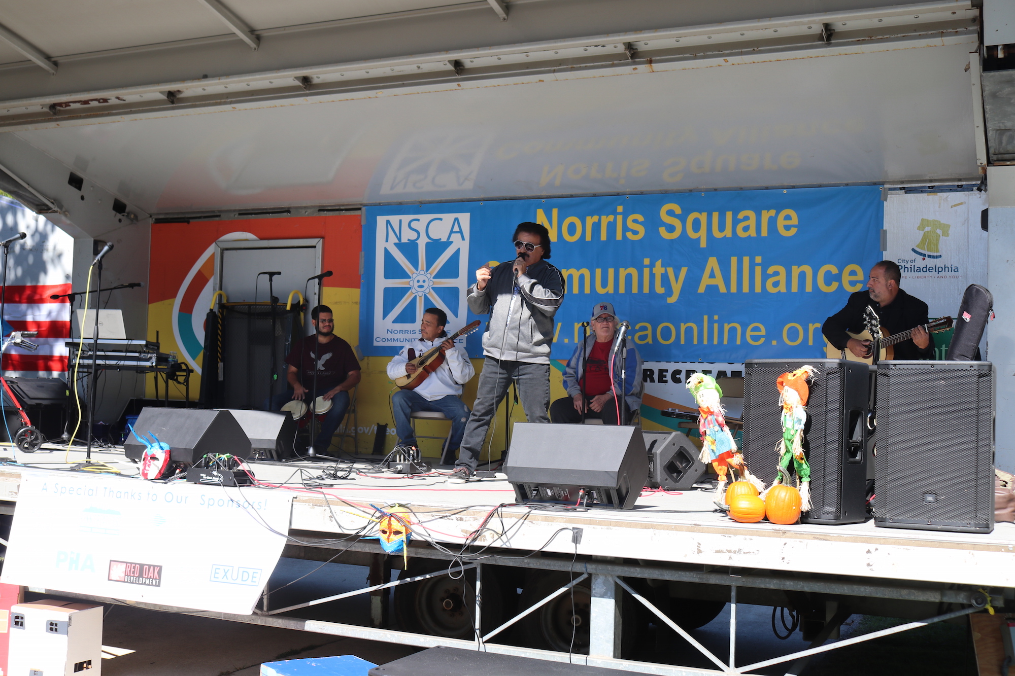 One of the many performances on the day at Norris Square's annual community festival on Saturday, Oct. 5. Photo: Nigel Thompson/AL DÍA News.
