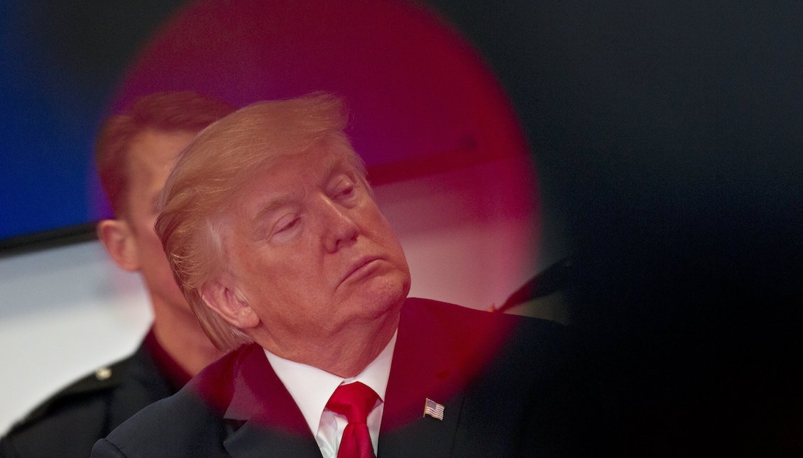 President Trump visits the Customs and Border Protection (CBP) National Targeting Center to highlight his proposals to bolster the country’s borders. EFE/EPA/ANDREW HARRER