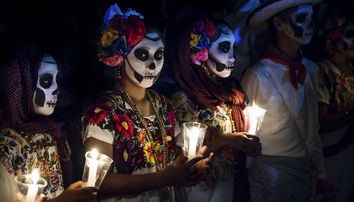 Festival de Las Ánimas en el Cementerio General de Mérida (México). Vía Getty Images.