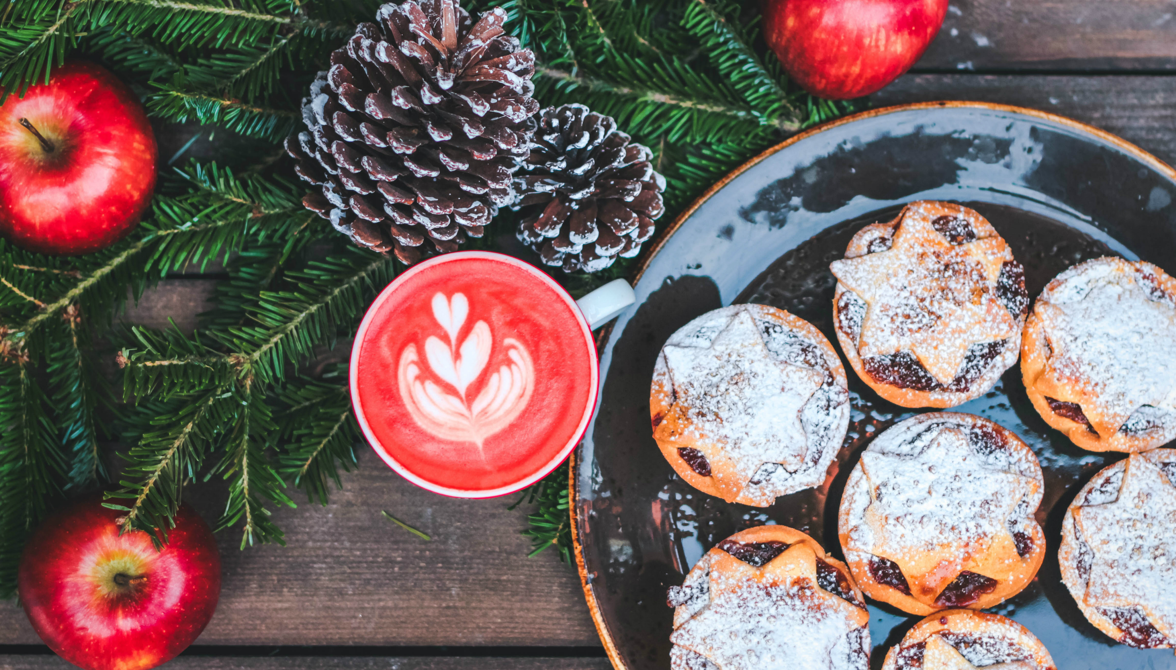 Los excesos navideños suelen pasar factura a nuestra dieta. Foto: Toa Heftiba
