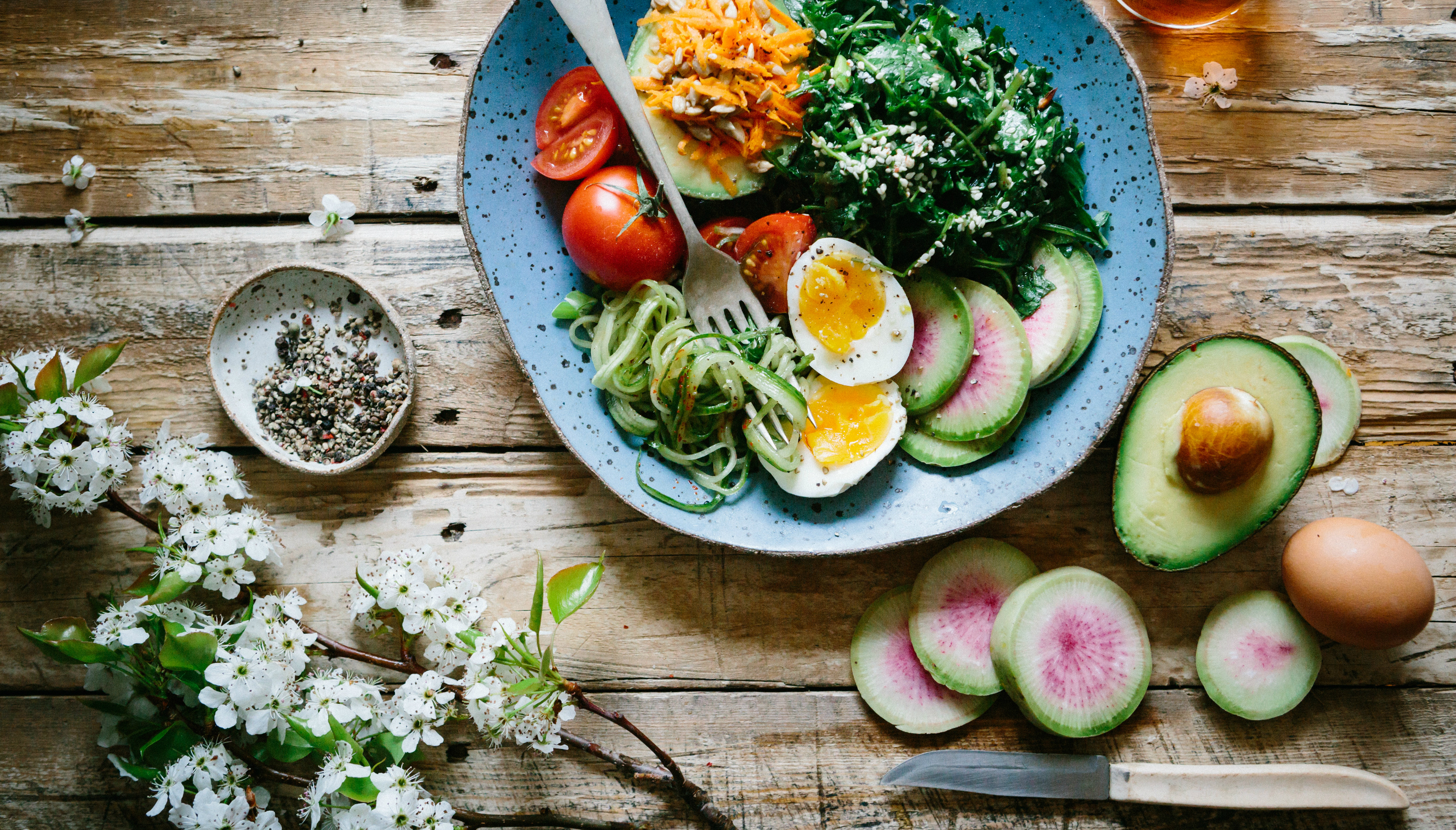 Cambiar de hábitos alimenticios es fundamental a la hora de llevar una dieta equilibrada. Foto: Brooke Lark