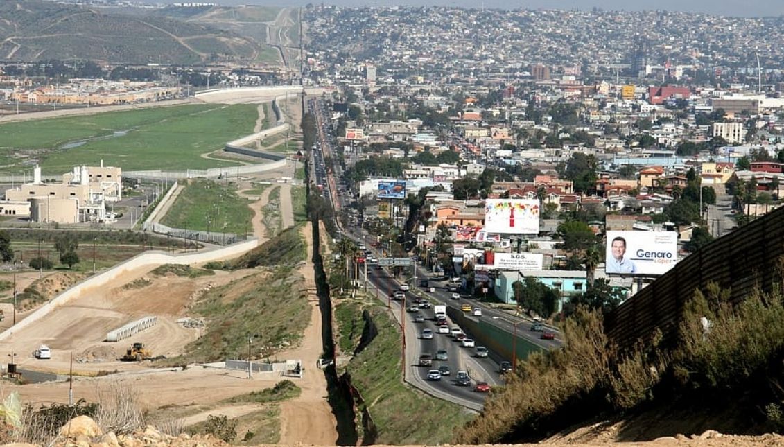 Border between the United States and Mexico. Photo: Pxfuel