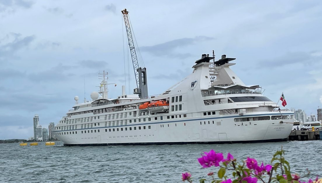 Star Breeze es el primer crucero que llega a Colombia luego de 17 meses. Foto: Twitter @PuertoCTG