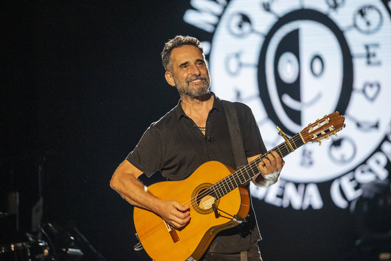 Jorge Drexler gave a concert at the La Mar de Músicas Awards. Courtesy of Efe.