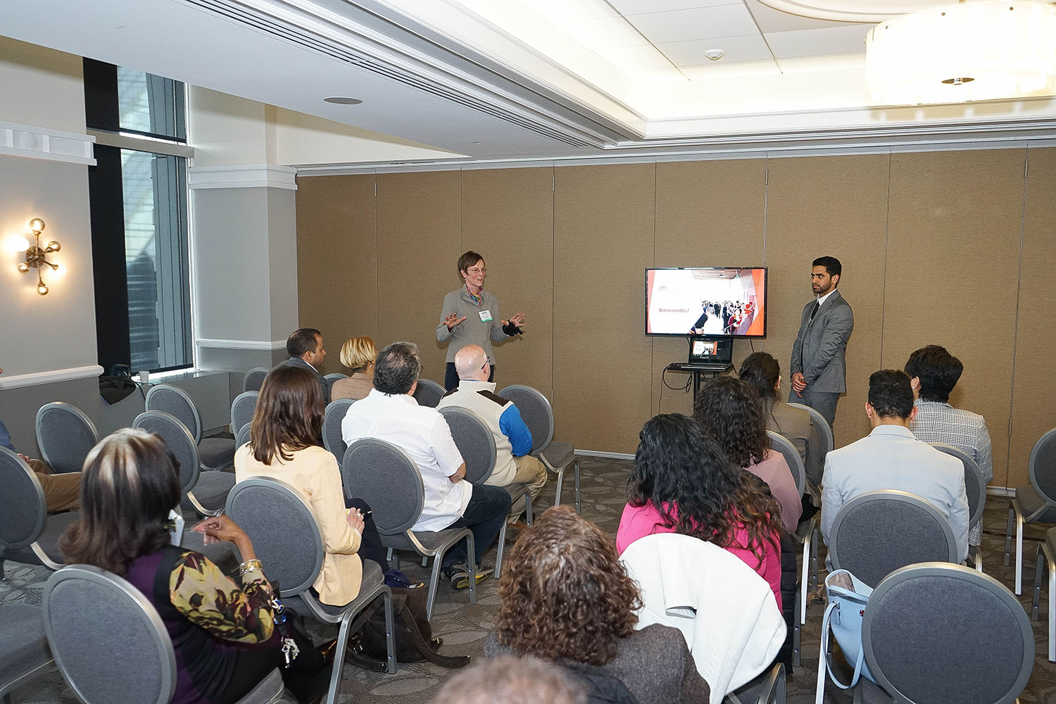 New members of the Greater Philadelphia Hispanic Chamber of Commerce participate in an orientation program.  Photos: Peter Fitzpatrick/AL DIA News