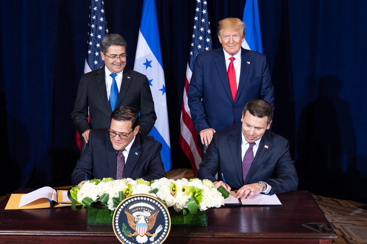 5 keys to understand the "safe third country" agreement between the US and Latin America. By Michelle Myers / AL DIA News. Photo: Kevin McAleenan Twitter.