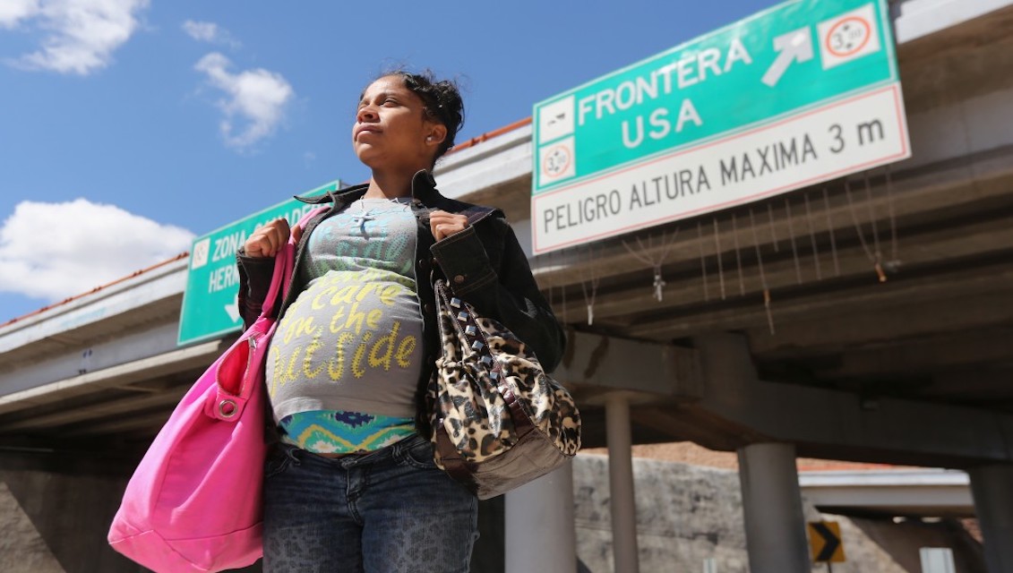 ICE has announced that it will eliminate the policies of presumed release of pregnant immigrant women. (Photo by John Moore / Getty images)