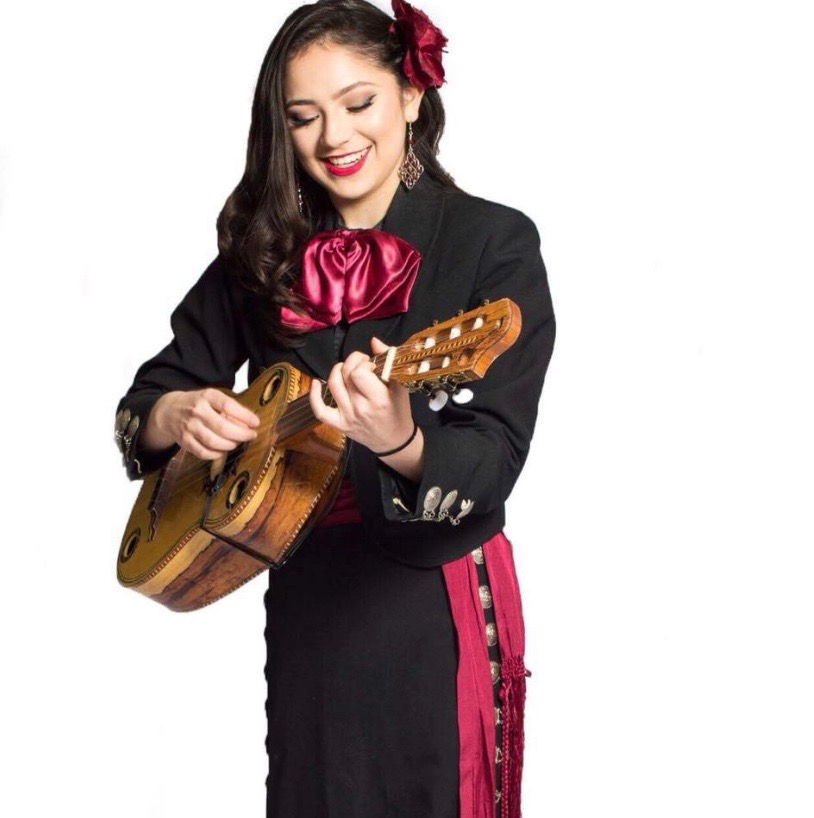 Camilla-Isabella Cantu, playing Viihuela