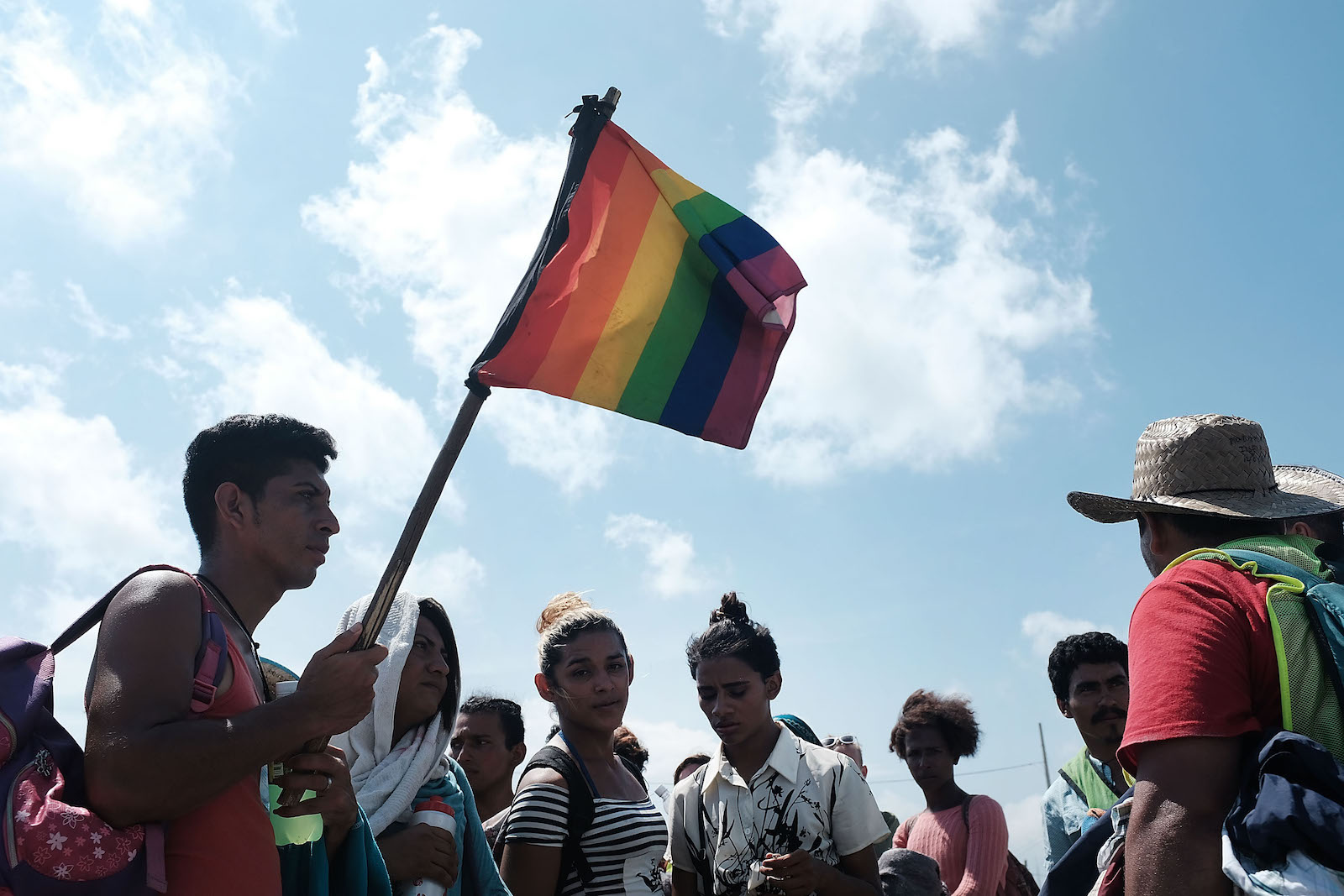 LGBT people from Central America, many fleeing persecution in their countries of origin, traveled through Mexico in November 2018 on their way to seek asylum in the United States. © 2018 Spencer Platt/Getty Images
