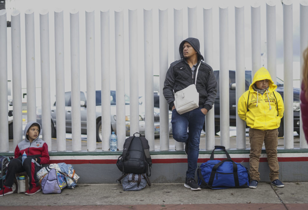 The U.S. Department of Health and Human Services is only operating at a little more than 50% amid the COVID-19 pandemic at the Southern border. Photo: Sandy Huffaker/Getty Images
