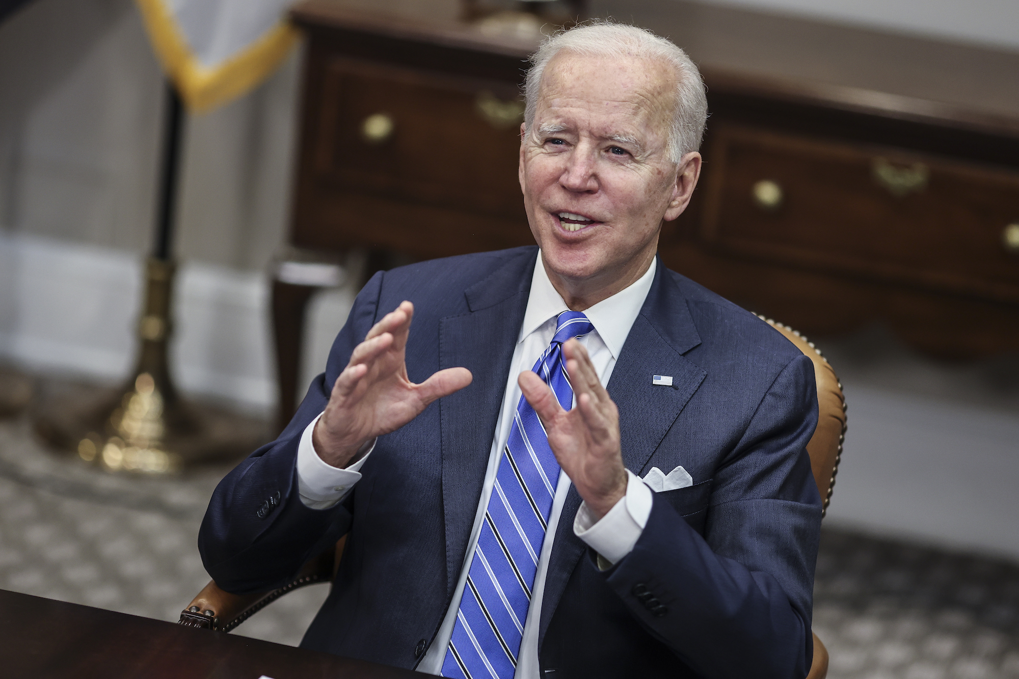 Two Latino children from Los Angeles are sending a message to the Biden Administration. Photo: Getty Images.
