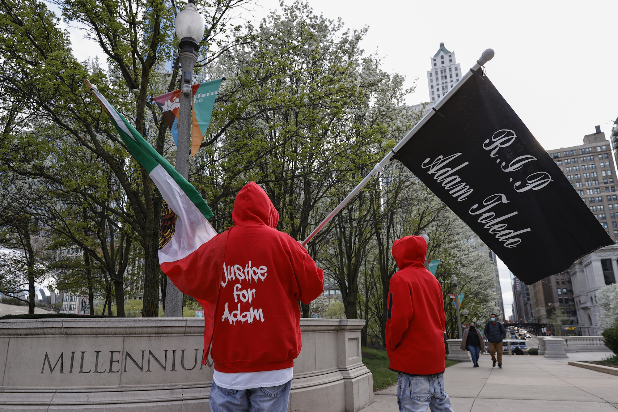 A man walks through the Millennium Park as he protests during a rally on April 15, 2021 in Chicago, Illinois. Photo: Kamil Krzaczynski/Getty Images
