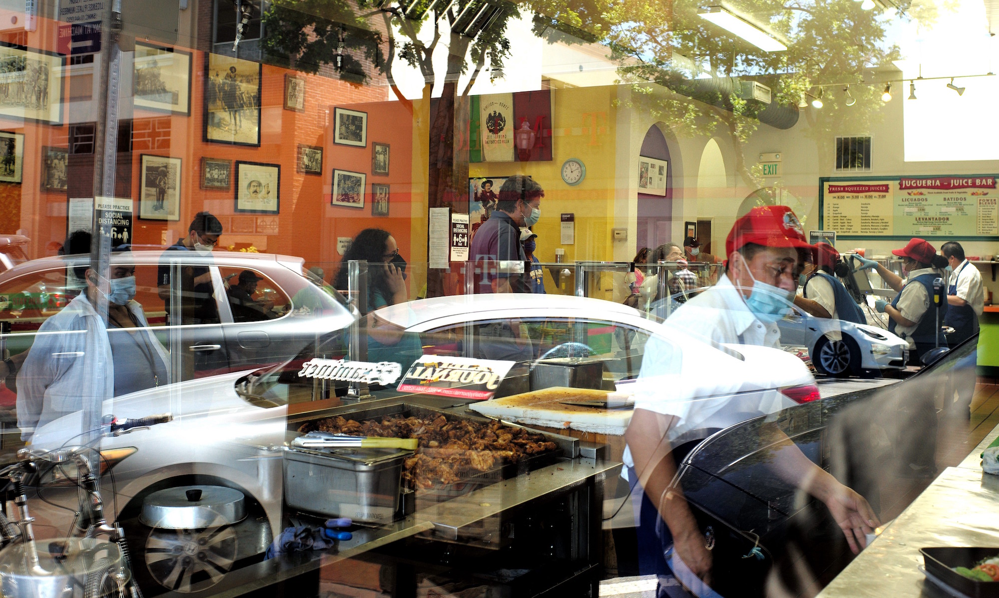 Customers wait to buy food in a restaurant in San Mateo city, California, the United States, May 5, 2021. Photo: Wu Xiaoling/Xinhua via Getty Images
