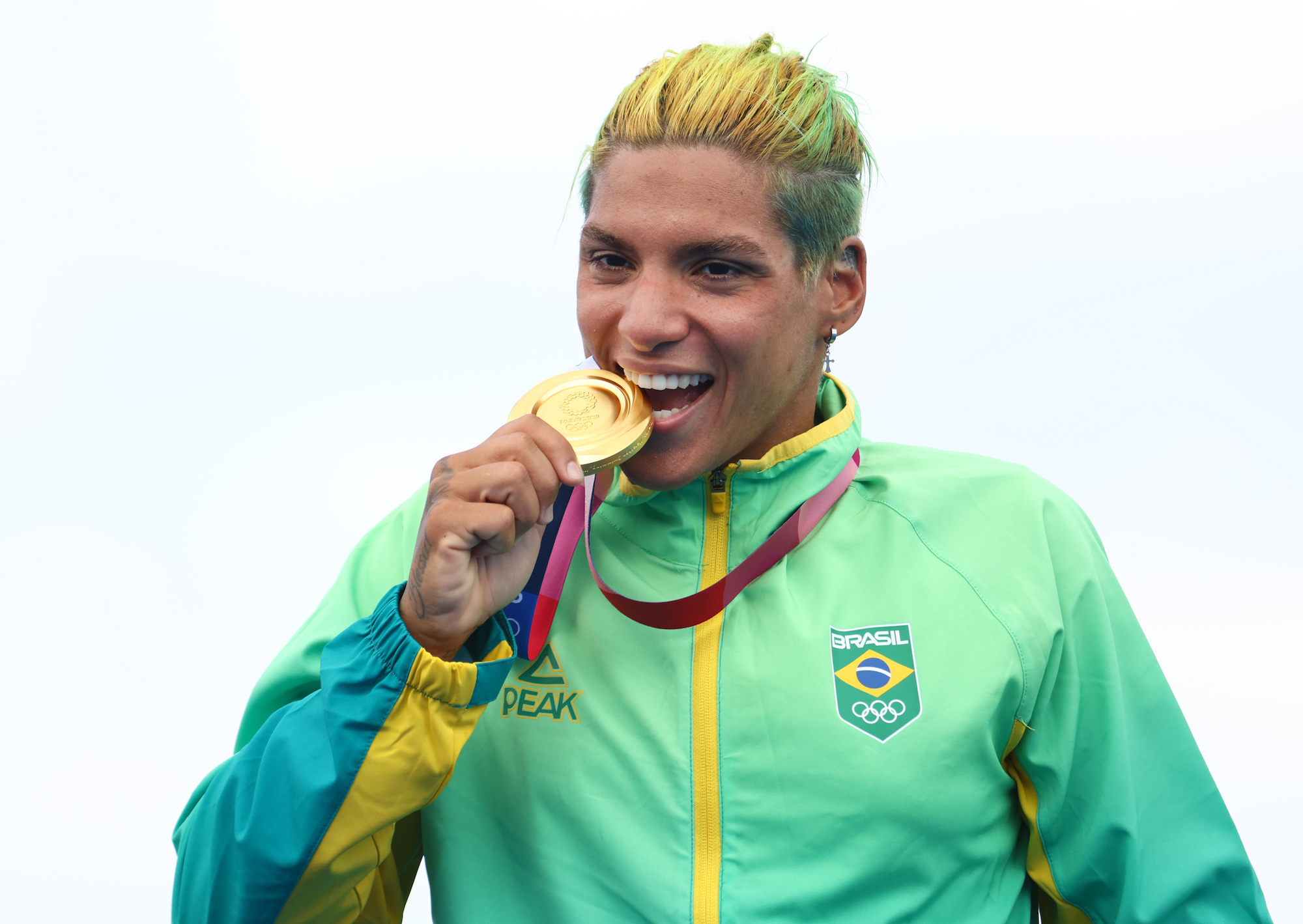 Gold medalist Ana Marcela Cunha of Team Brazil poses after the Women's 10km Marathon Swimming on day twelve of the Tokyo 2020 Olympic Games at Odaiba Marine Park on August 04, 2021 in Tokyo, Japan. Photo: Clive Rose/Getty Images.
