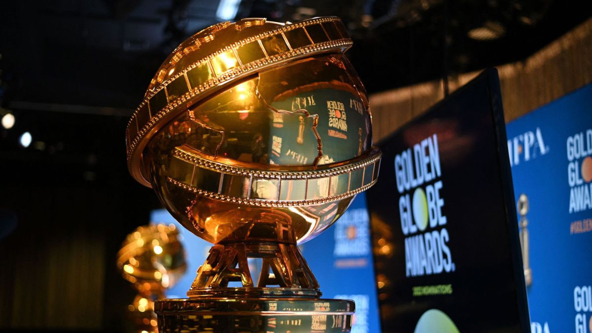 Golden Globe Award statuette.