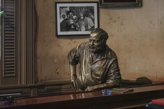 Bar with a bronze Hemingway commemorates the great writer. Photo Bilgin Sasmaz. 