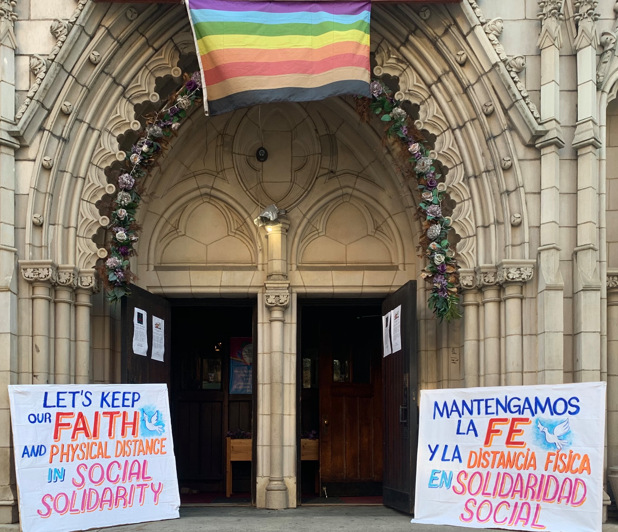 Iglesia Episcopal Holyrood - Santa Cruz. Foto extraída del facebook @HolyroodSCruz. 