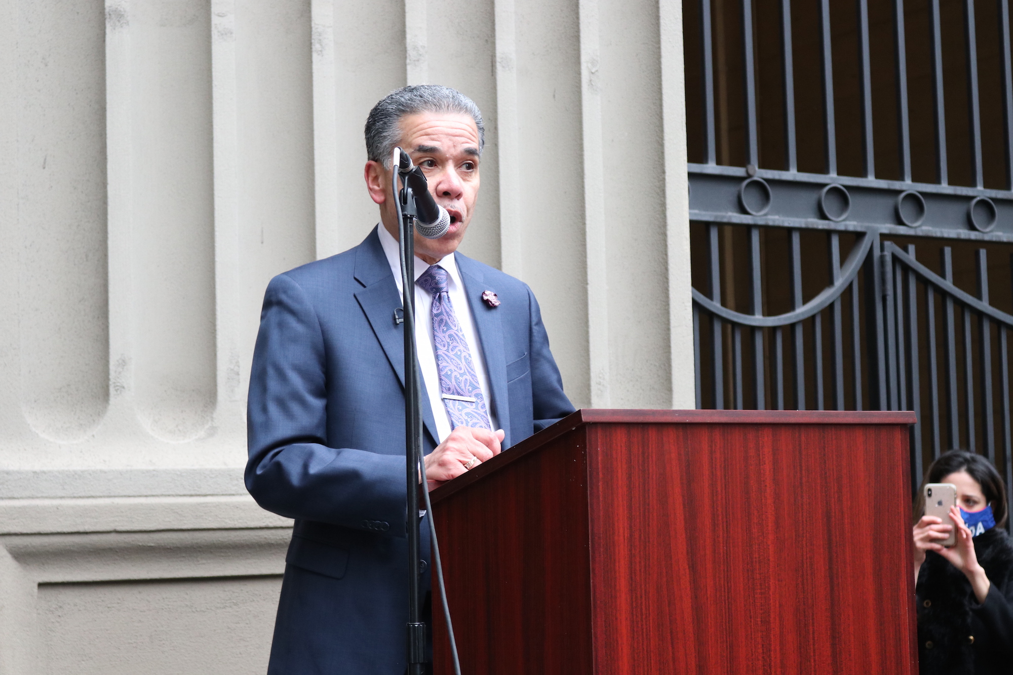 Former Philadelphia prosecutor Carlos Vega announces his candidacy for Philadelphia District Attorney to a crowd of supporters outside the DA's office on Dec. 16. Photo: Nigel Thompson/AL DÍA News.