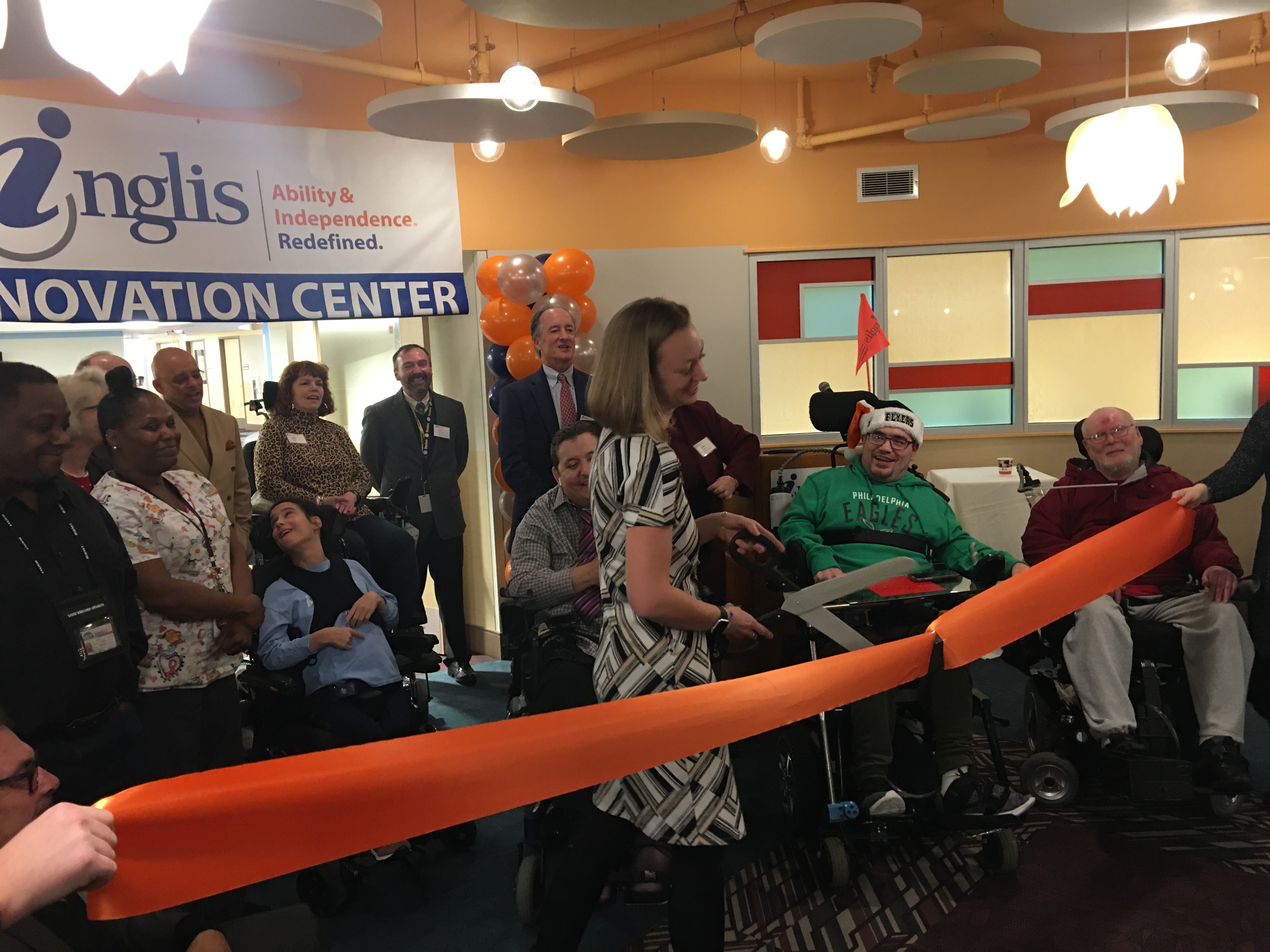 The ribbon is cut at the opening ceremony for Inglis' new Innovation Center on Dec. 17, 2019. Photo: Nigel Thompson/AL DÍA News.