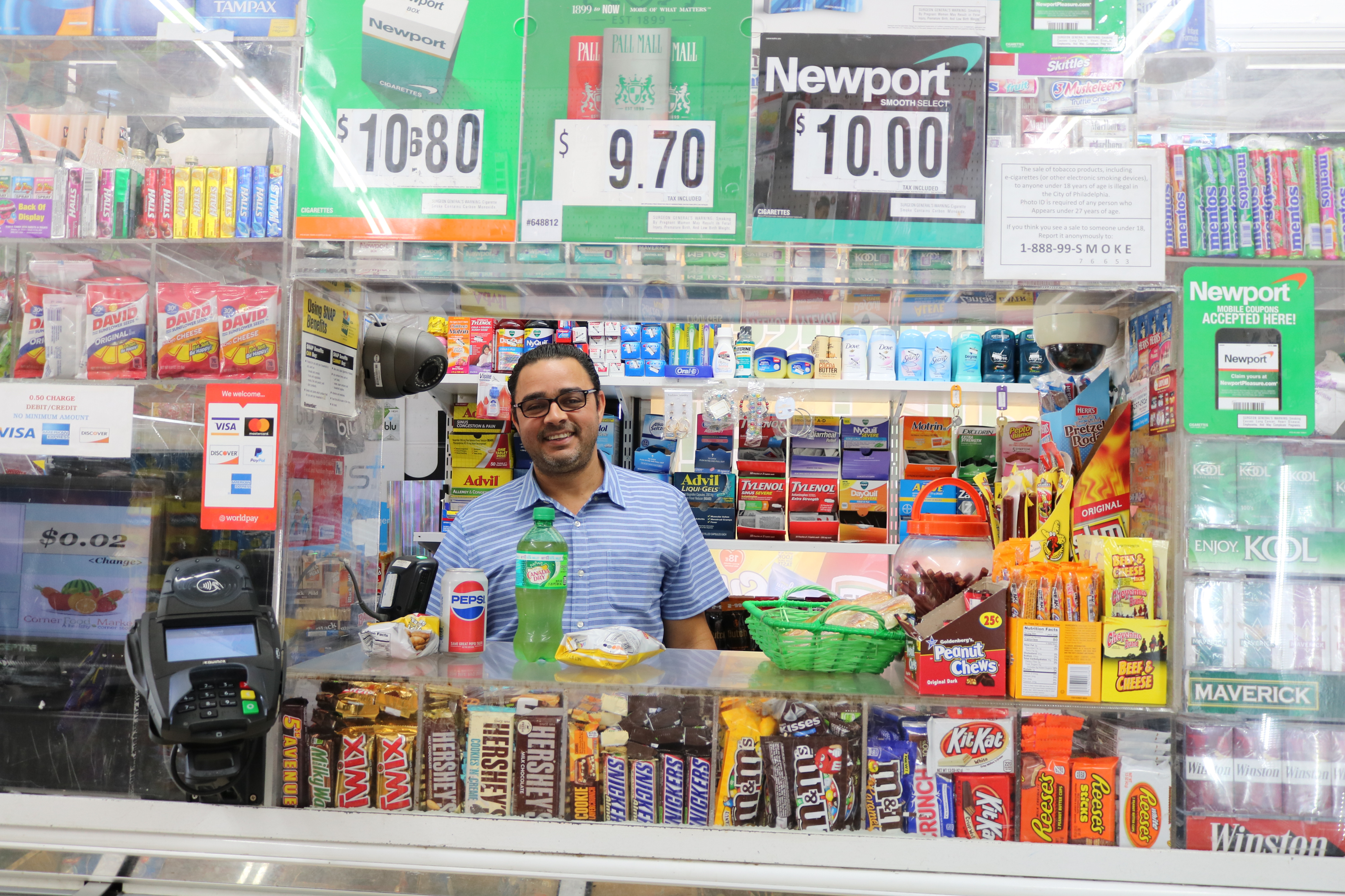 North Philadelphia corner store operator Miguel Peralta. Greta Anderson / AL DÍA News
