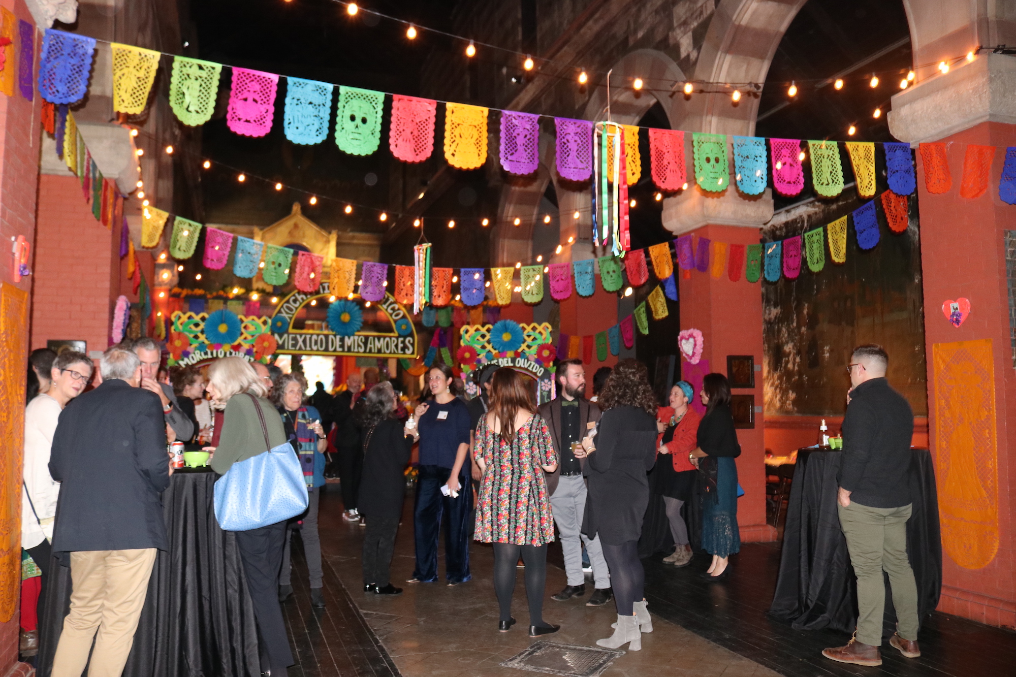 Attendees at the opening night within Fleisher Sanctuary's 2019 Day of the Dead celebrations. Photo: Michelle Myers/AL DÍA News.