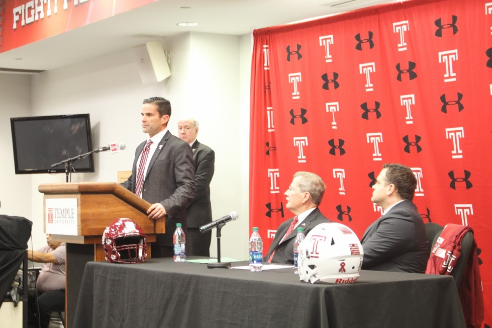 Manny Diaz speaking at the podium during his introductory press conference as Temple football's new coach. Photo: Jensen Toussaint/AL DÍA News