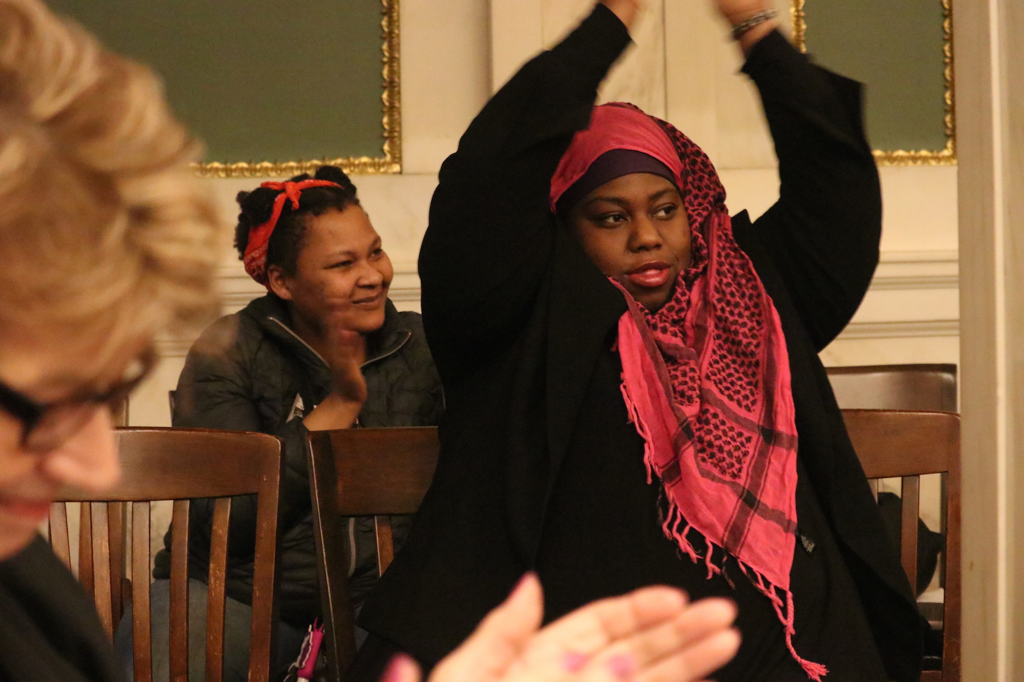 Supporters of the bill to create an independent Department of Labor applaud after the bill was unanimously approved on 13 February. Photo: Nigel Thompson/AL DÍA Noticias.