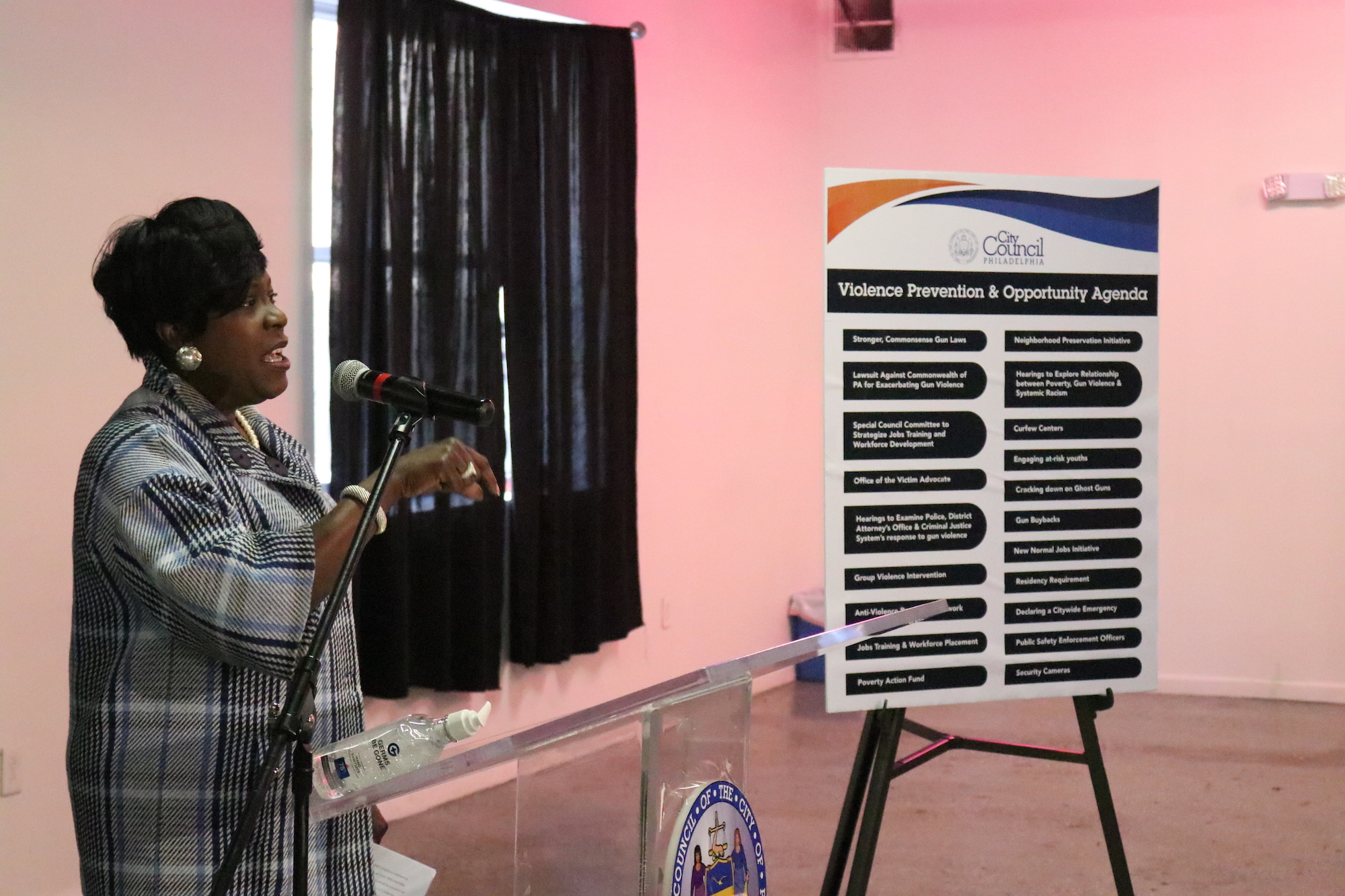 Councilmember Cherelle Parker speaks at the unveiling of Philly City Council's Violence Prevention and Opportunity Agenda on April 13, 2021. Photo: Nigel Thompson/AL DÍA News.