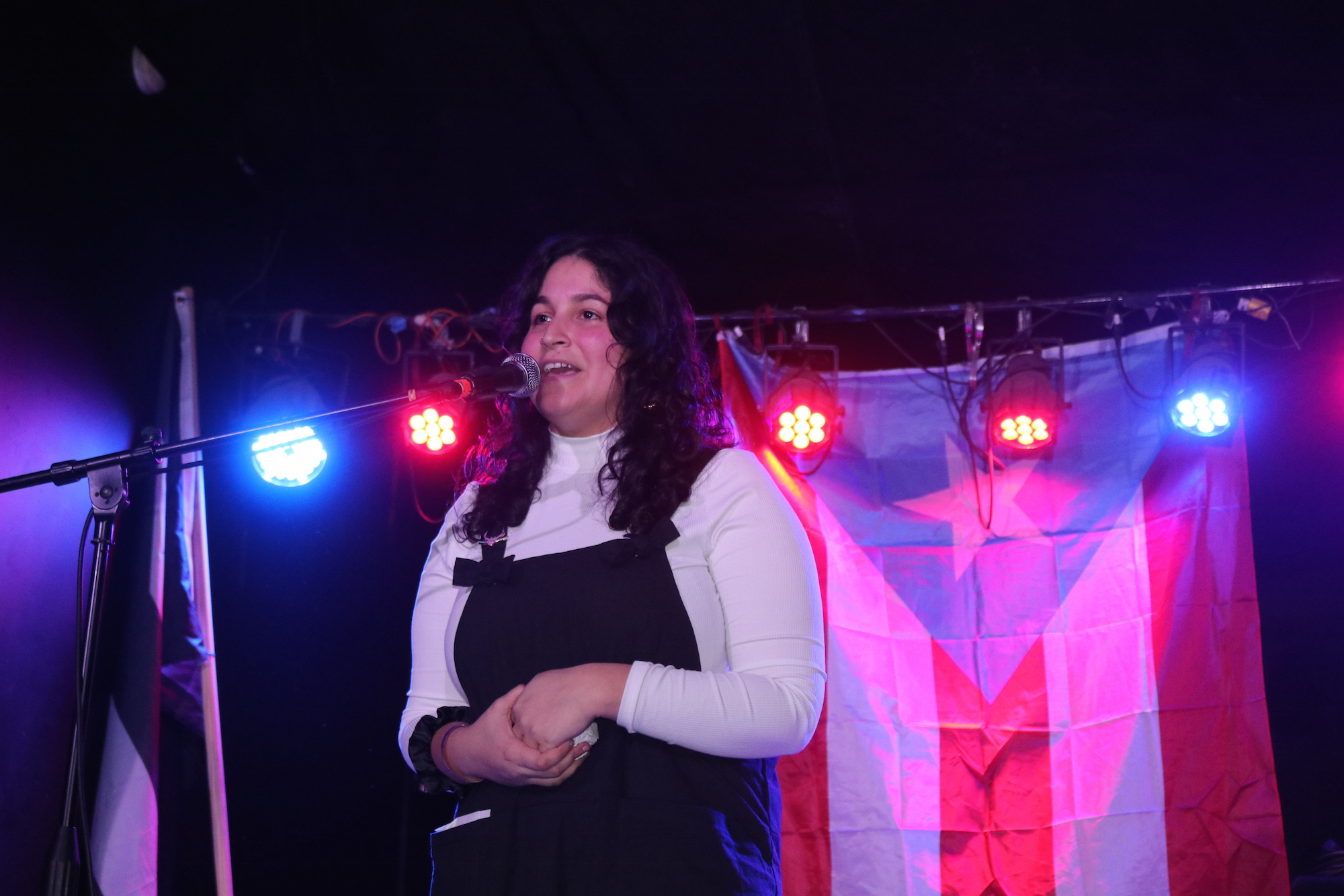 Puchi de Jesus of Philly Boricuas talks to the crowd at The Fire on Feb. 28, 2020. Photo: Michelle Myers/AL DÍA News.