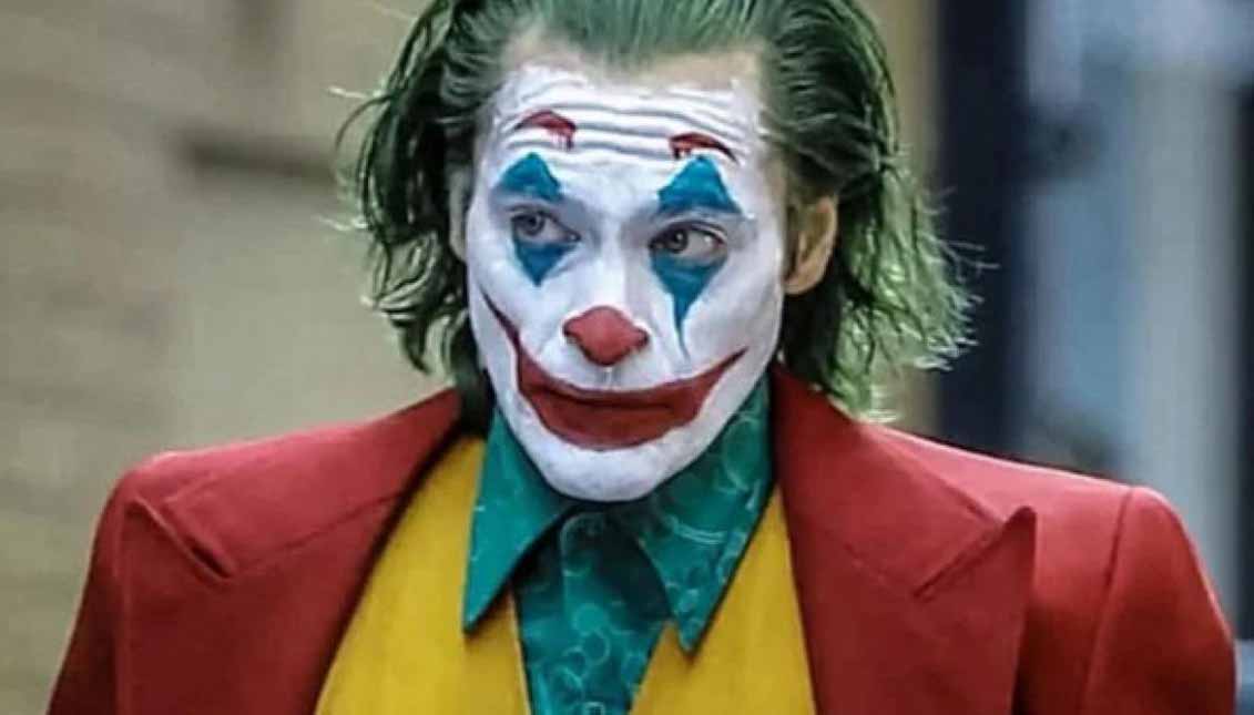 La infancia del actor fue casi tan turbulenta como la del personaje que encarna magistralmente en Joker (2019)