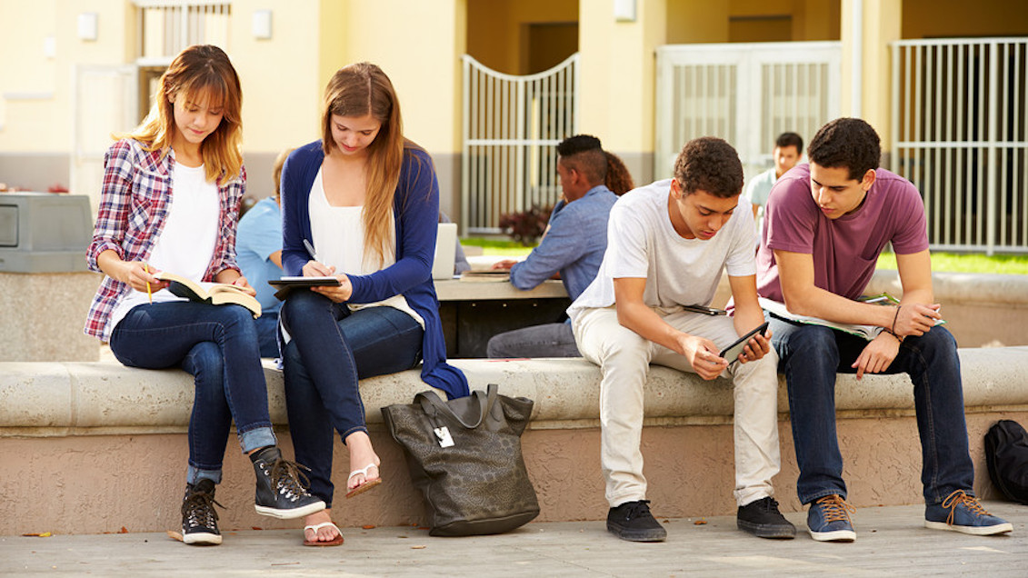 En estados como Colorado, la población Latina permanece aletargada en oportunidades educativas. StockPhoto.