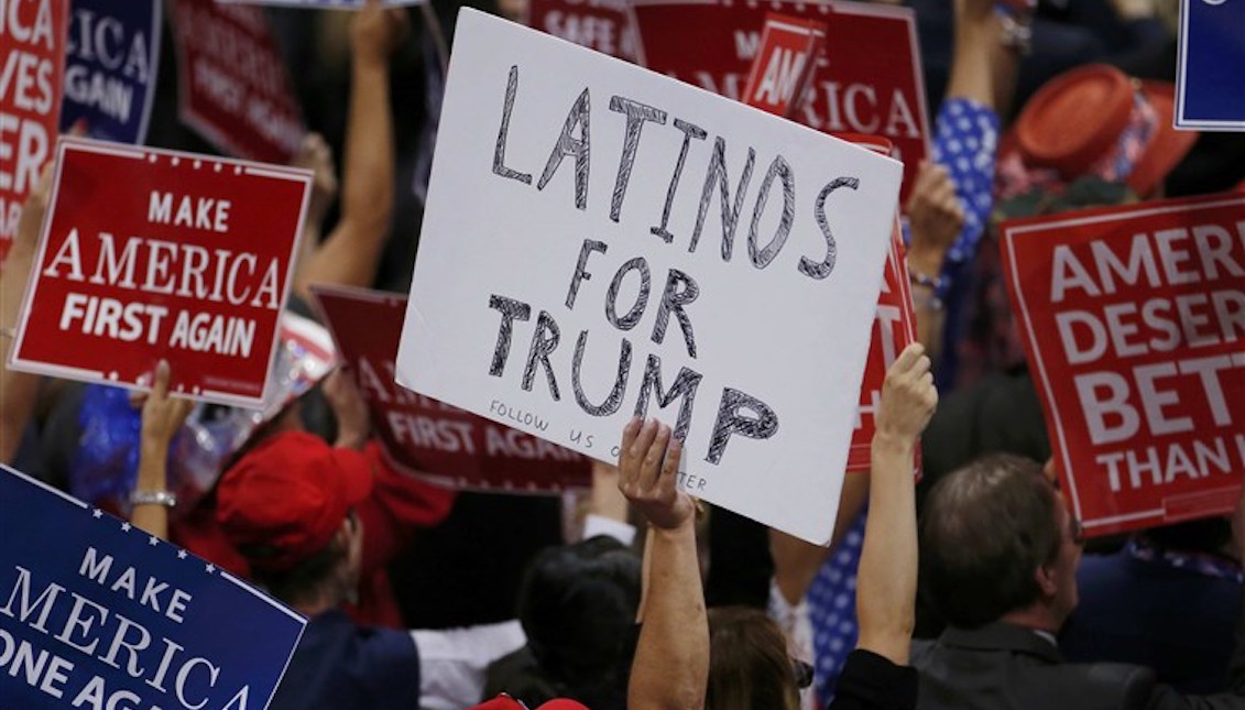 File photo of a "Latinos for Trump" at the Republican National Convention in Ohio, July 20, 2016.CARLO ALLEGRI / Reuters