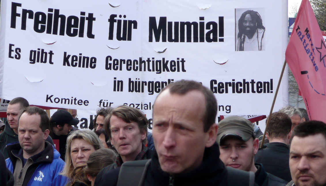 Pro Abu-Jamal demonstrations like this April 2008 outside the U.S. Embassy in Berlin, take place regularly worldwide. Photo LBW