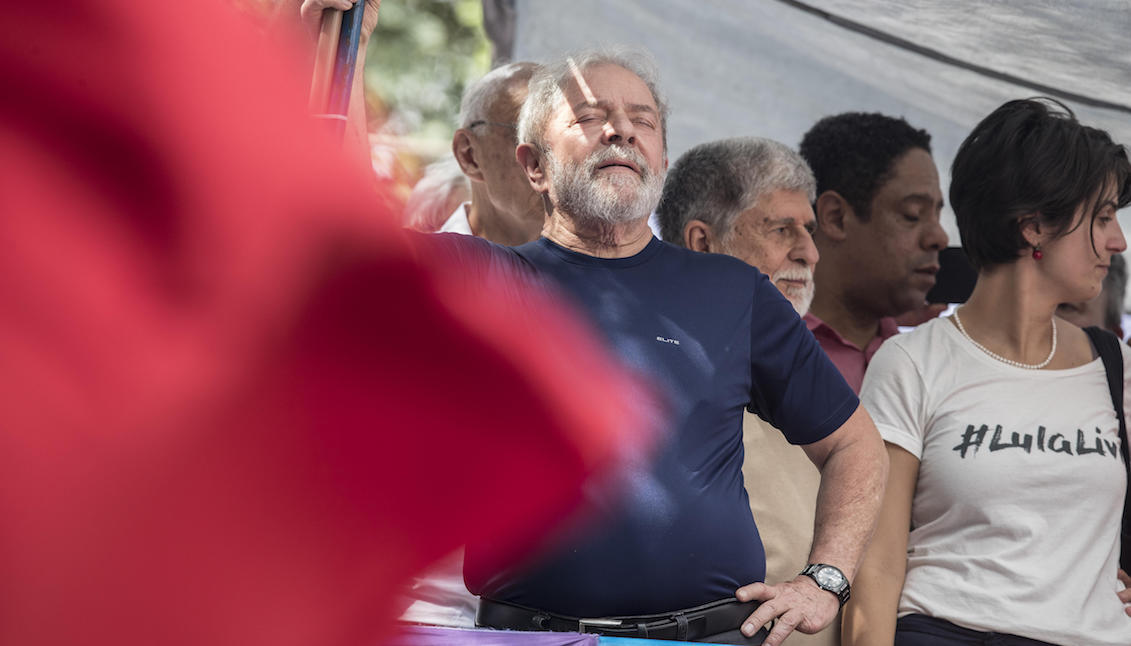 Former president Luiz Inácio Lula da Silva (2003-2010) took 28 million Brazilians out of poverty and raised the image of the country abroad, but now, almost a decade later, the metalworker will go down in history as the first president of Brazil imprisoned for corruption. EFE / Sebastião Moreira