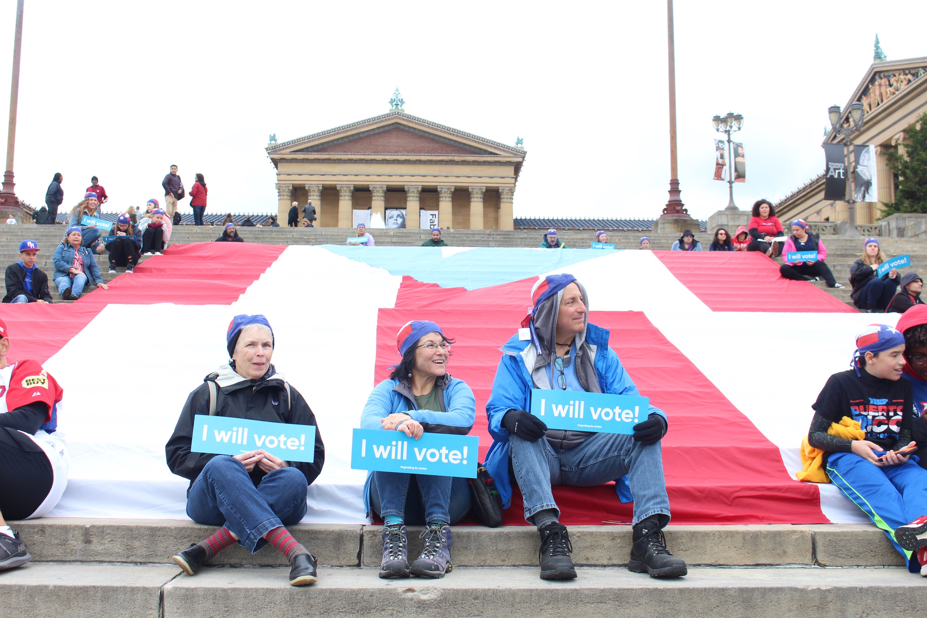 Rally goers at a commemoration for Hurricane Maria at the Art Museum on Oct. 12, 2018. Photo: Emily Neil/ AL DÍA News.