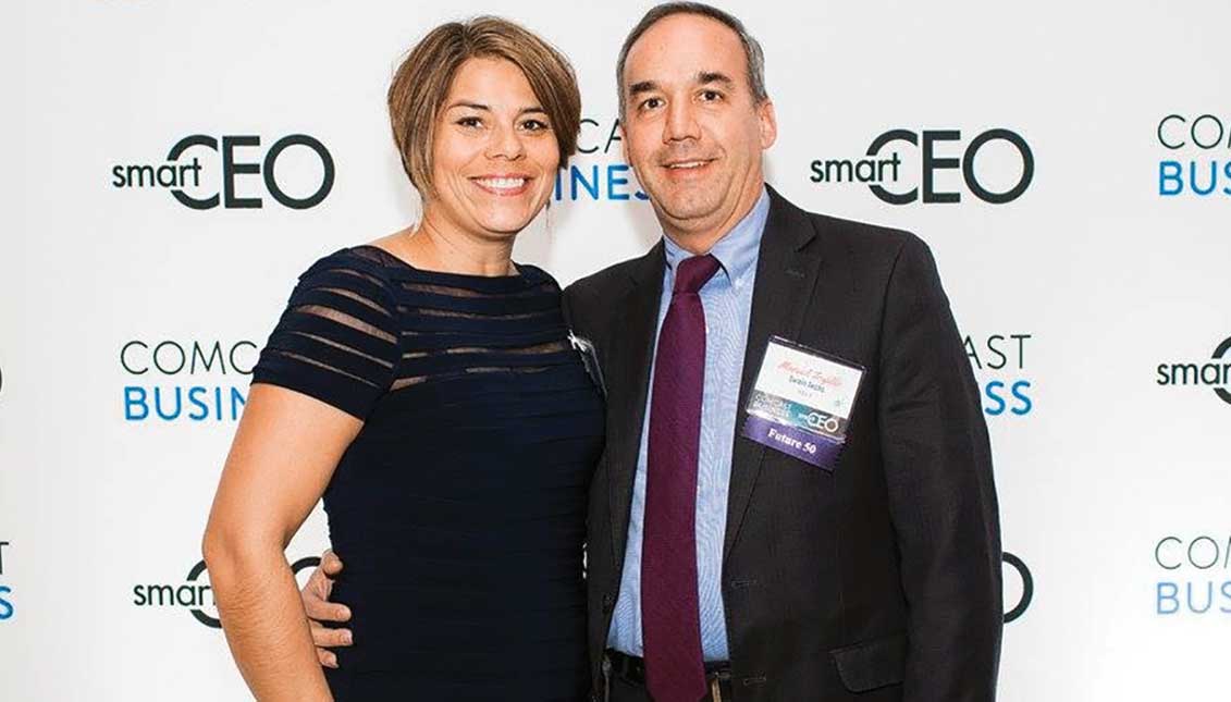 El Presidente y CEO de Swain Techs, Manny Trujillo y su esposa Margarita, en la gala de premiación de SmartCEO’s Philadelphia Future 50. Trujillo obtuvo el premio de Philadelphia Future 50 en el 2016 y 2017, el cual distingue a compañías en el área que representan el futuro de la economía de Filadelfia. (Foto cortesía)
