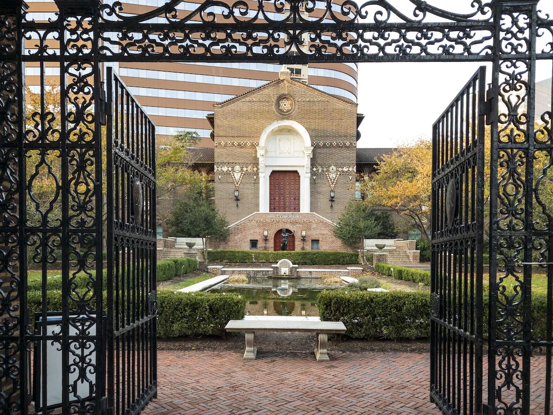 A number of museums in Philadelphia have instated or are planning to instate a COVID-19 vaccine mandate. Photo: Jumping Rocks/Education Images/Universal Images Group via Getty Images