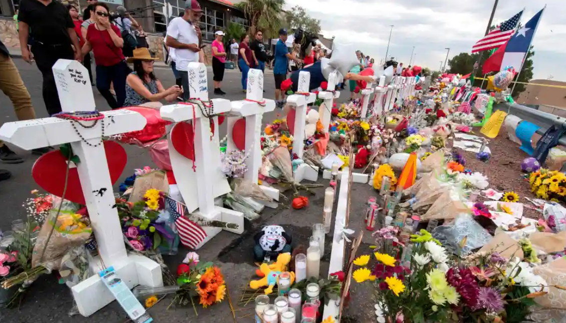 El Paso shooting memorial. Photo: Mark Ralston/Ap News