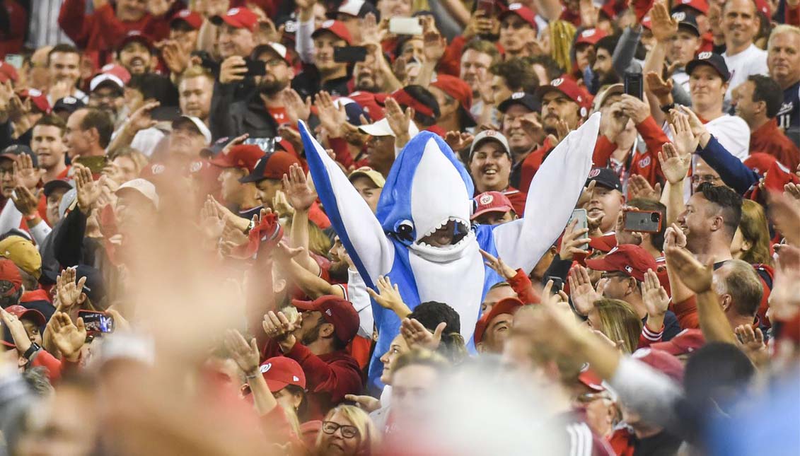 La "Calma" de Capó llena los estadios en donde juegan los Nats. Foto: Toni L. Sandys/The Washington Post via Getty Images 
