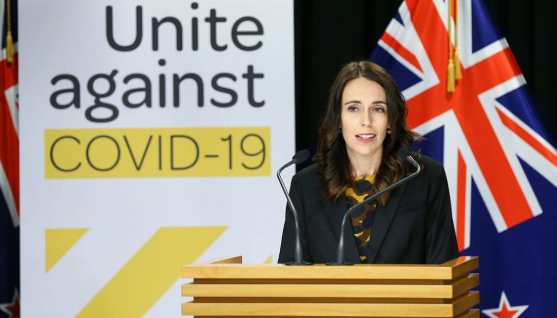 La primera ministra de Nueva Zelanda, Jacinta Ardern, vence con mano dura y franqueza la pandemia de la Covid-19. / D. Munoz