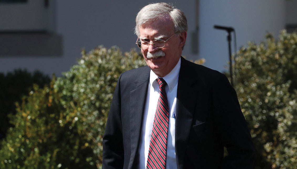 EL ASESOR DE Seguridad Nacional JohnBolton llega para una conferencia de prensa conjunta entre el Presidente de Estados Unidos Donald Trump y el Presidente de Brasil Jair Bolsonaro en el Jardín de Rosas de la Casa Blanca el 19 de marzo de 2019 en Washington, DC. El presidente Trump está recibiendo al presidente Bolsonaro para una visita y conversaciones bilaterales en la Casa Blanca hoy. (Foto de Mark Wilson/Getty Images)