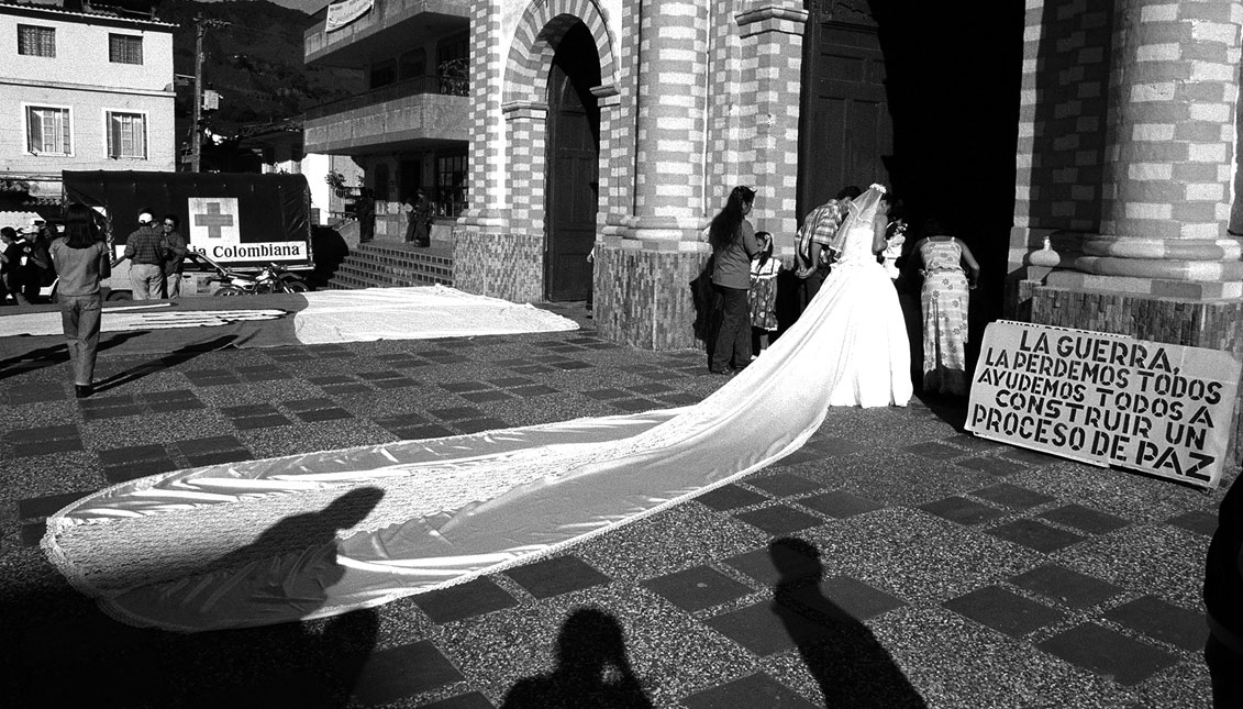 The marriage of Beatriz and Oscar Granada, Antioquía, Colombia, Dec. 9 2002. Photo courtesy of Jesús Abad Colorado