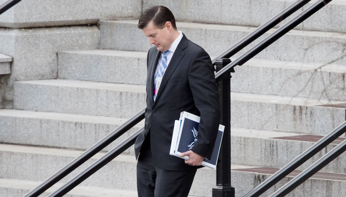 Stock photo of January 13, 2017, showing the White House staff secretary, Rob Porter, as he leaves the Eisenhower Executive office in the White House complex, in Washington (United States).  EFE/ Michael Reynolds