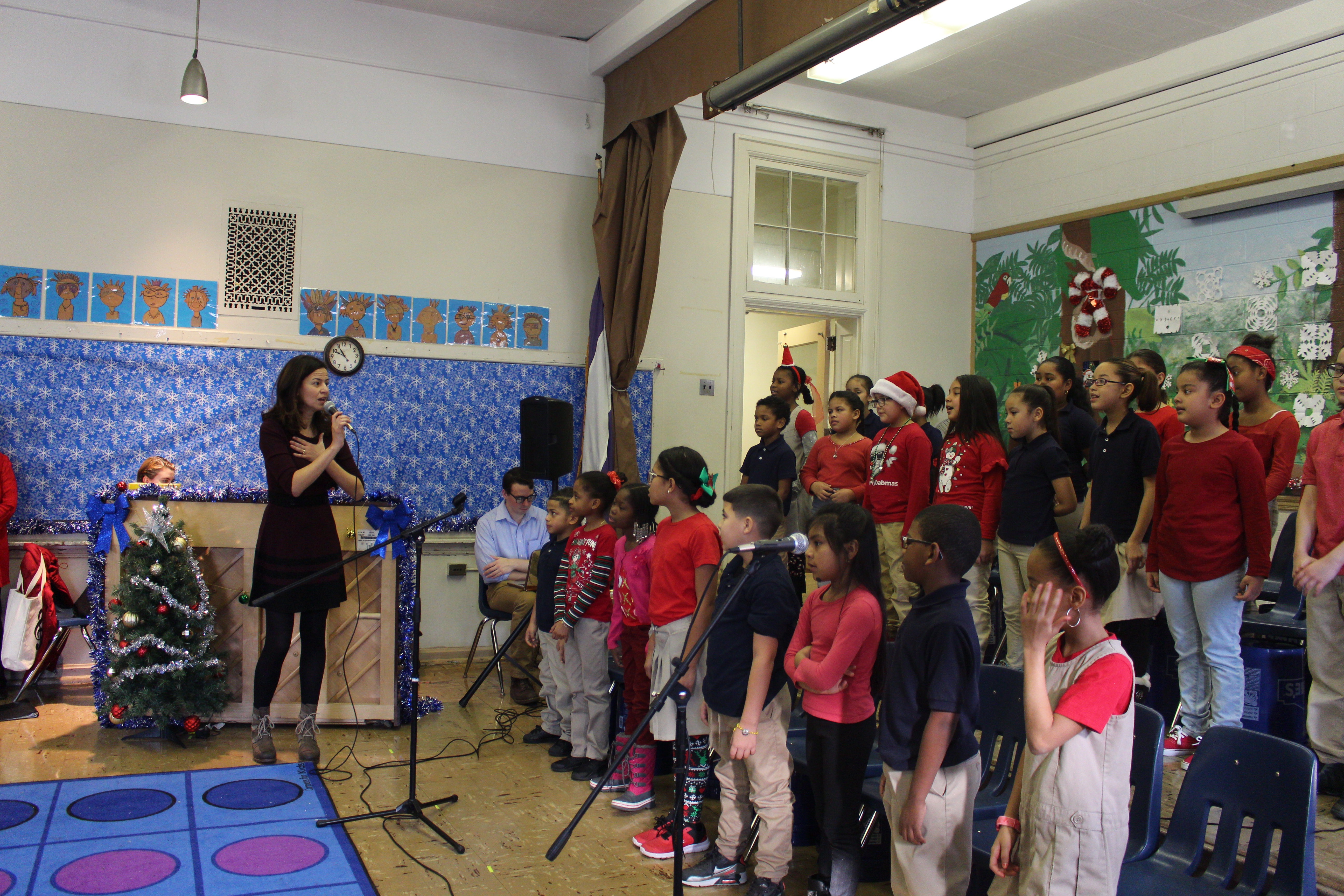 Mandy Gonzalez, star of "Hamilton," "In the Heights," and other Broadway productions, visited Isaac Sheppard School in Kensington on Dec. 7. Photo: Emily Neil / AL DÍA News 