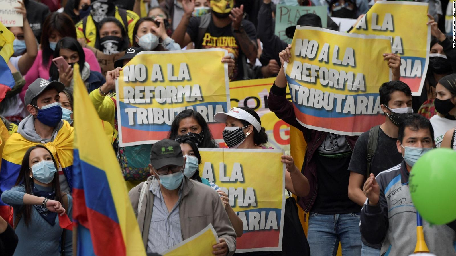 Protests in Colombia against the tax reform. Photo by CNN.