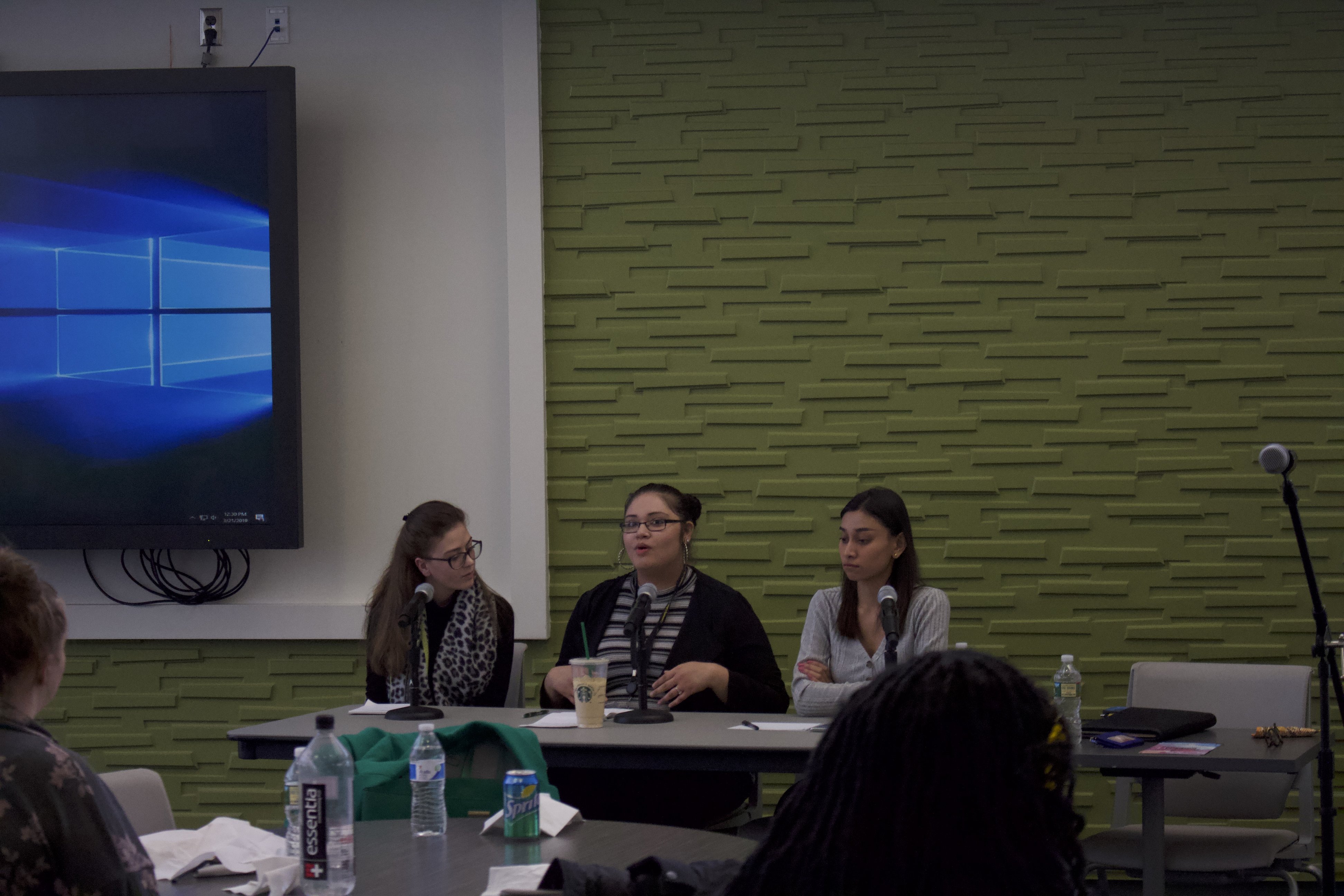 Diverse women students at the Community College of Philadelphia detailing their personal and academic challenges. Photo: Jensen Toussaint/AL DÍA News