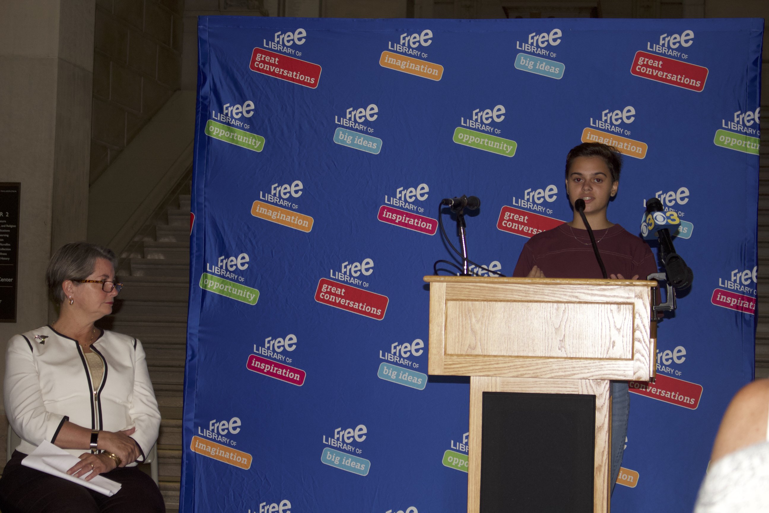 Philadelphia's new Youth Poet Laureate, Mia Concepcion. Photo: Jensen Toussaint/AL DÍA News